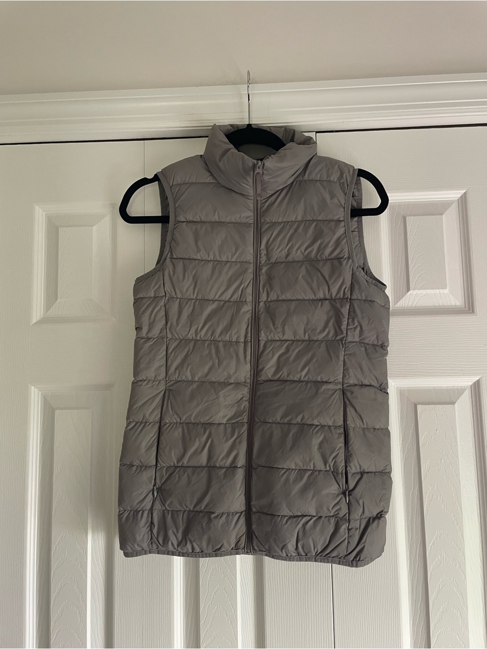 Quince Quilted Sleeveless Puffer Down Vest - Light Gray